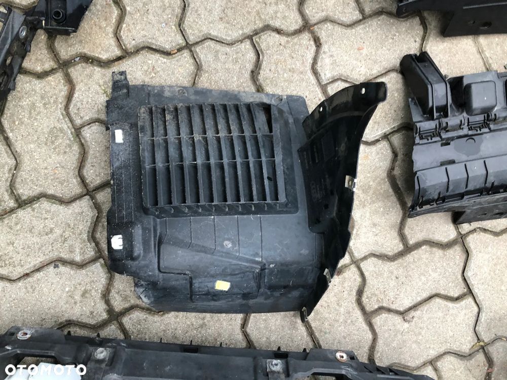 nadkole lewo Audi RS3 8V0821191C - 2