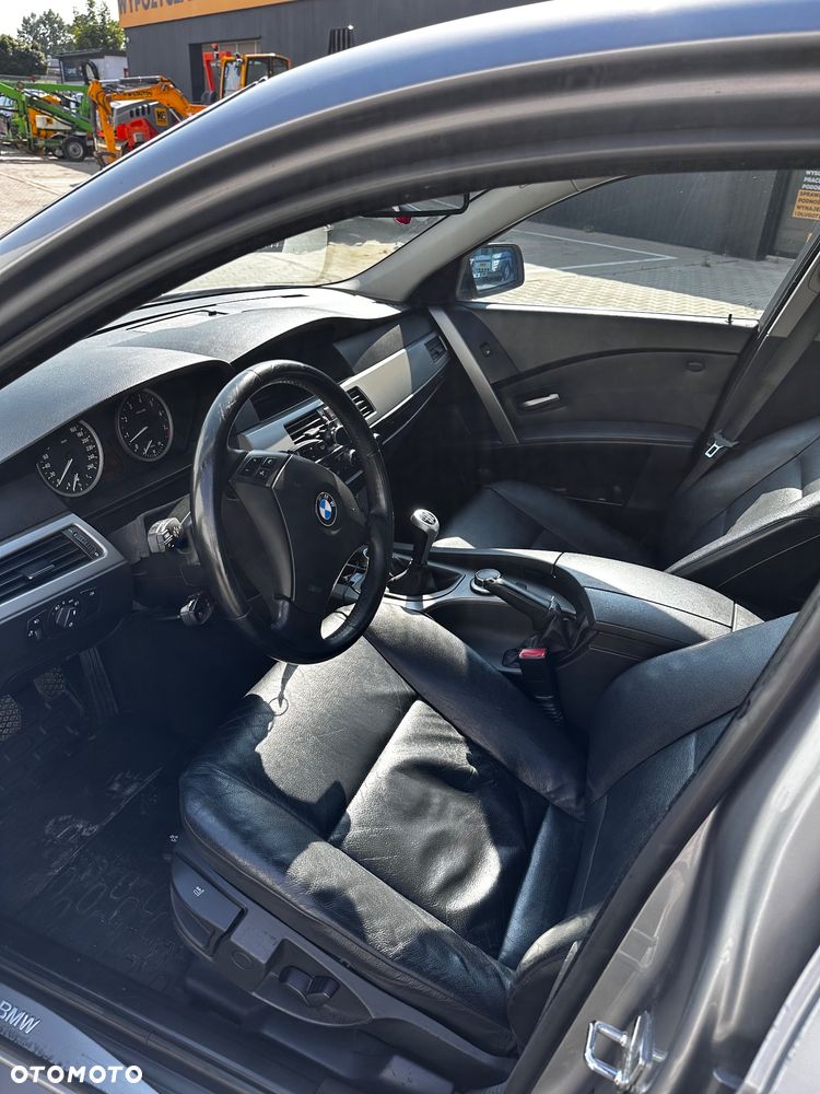 BMW Seria 5 525i - 6