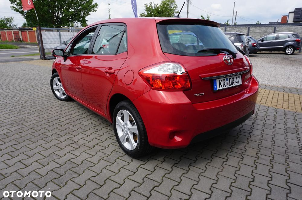 Toyota Auris 1.6 Executive - 5