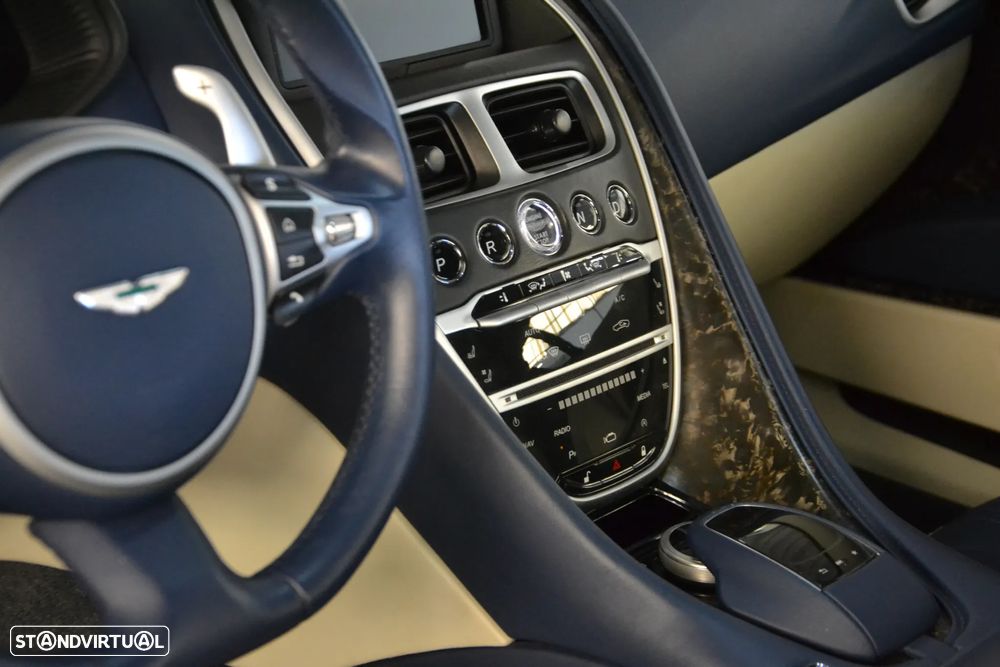 Aston Martin DB11 Coupé V12 Auto - 23