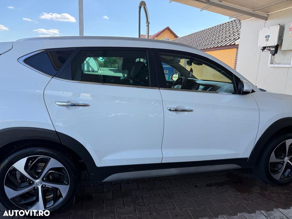 Hyundai Tucson 2.0 CRDI 4WD Passion Plus - 11