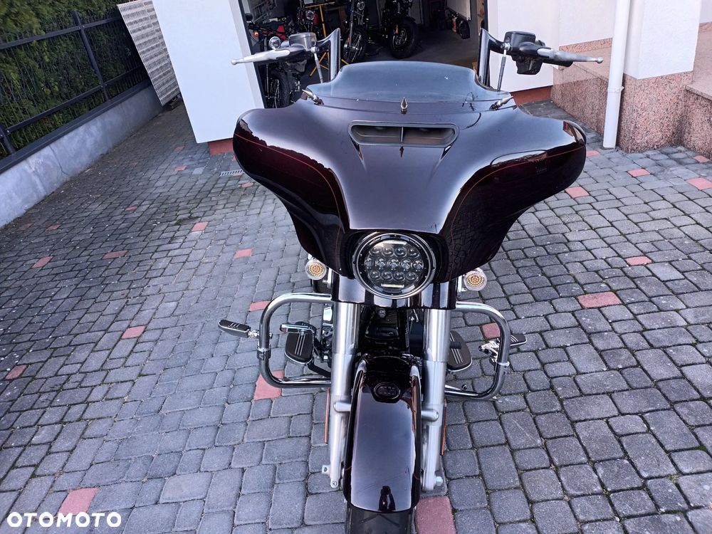 Harley-Davidson Touring Street Glide - 16