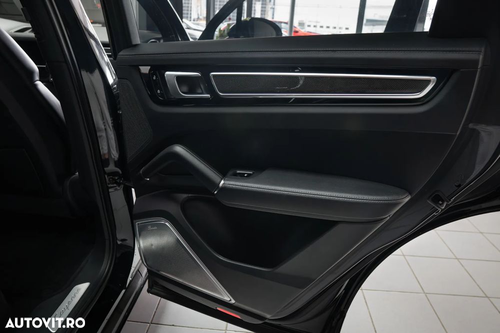 Porsche Cayenne S - 37