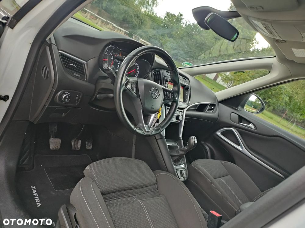 Opel Zafira - 12