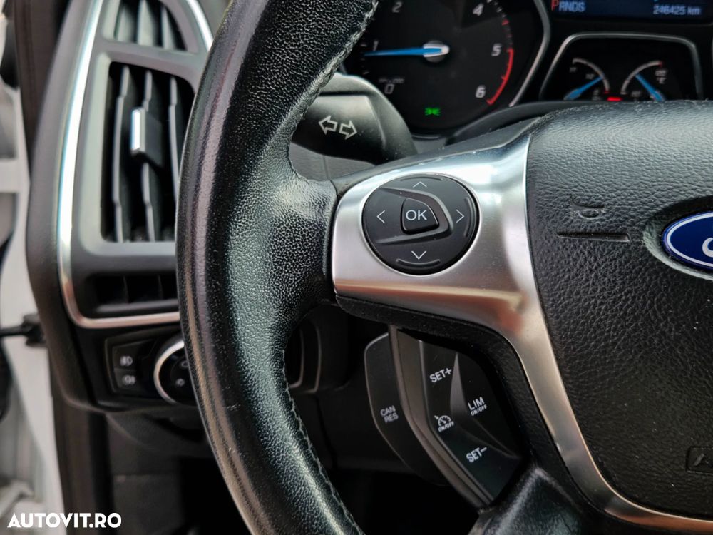Ford Focus 2.0 TDCI DPF Powershift Titanium - 14
