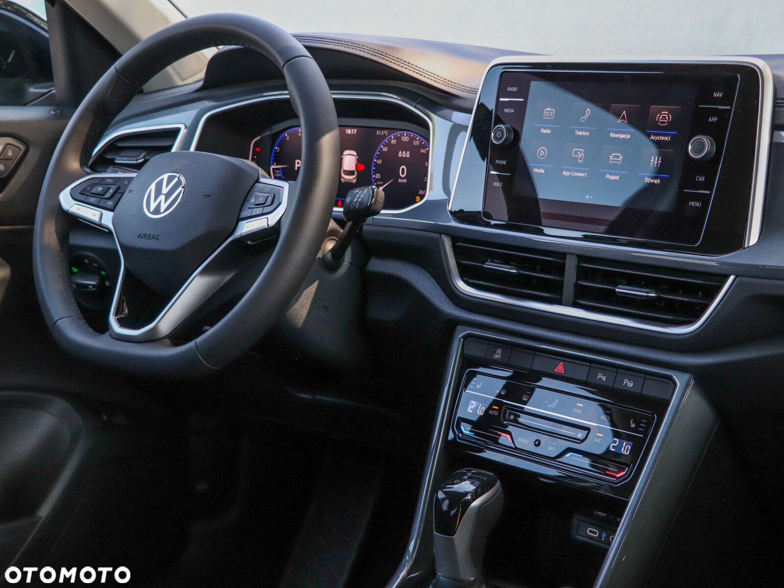 Volkswagen T-Roc - 16