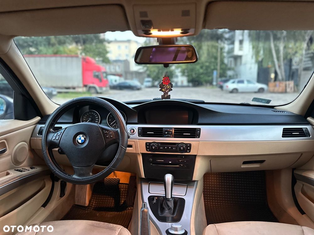 BMW Seria 3 325i - 10