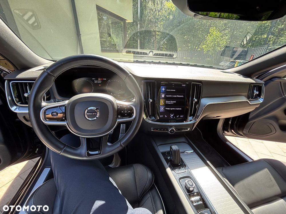 Volvo V60 B4 B R-Design - 16