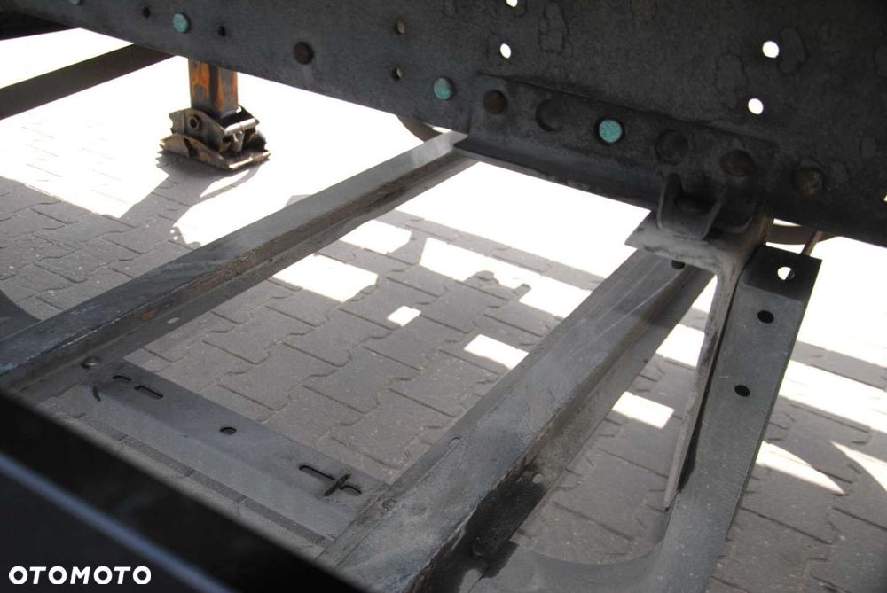 Schmitz Cargobull SCS kurtyna, podnoszona oś - 11