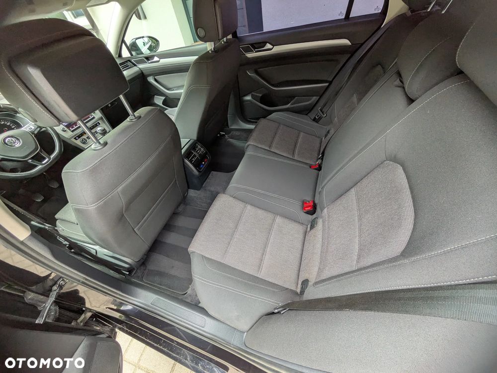 Volkswagen Passat 2.0 TDI (BlueMotion Technology) Comfortline - 14