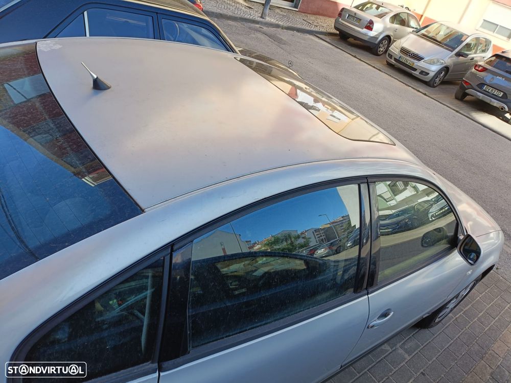 VW Passat 1.6 Confortline - 9