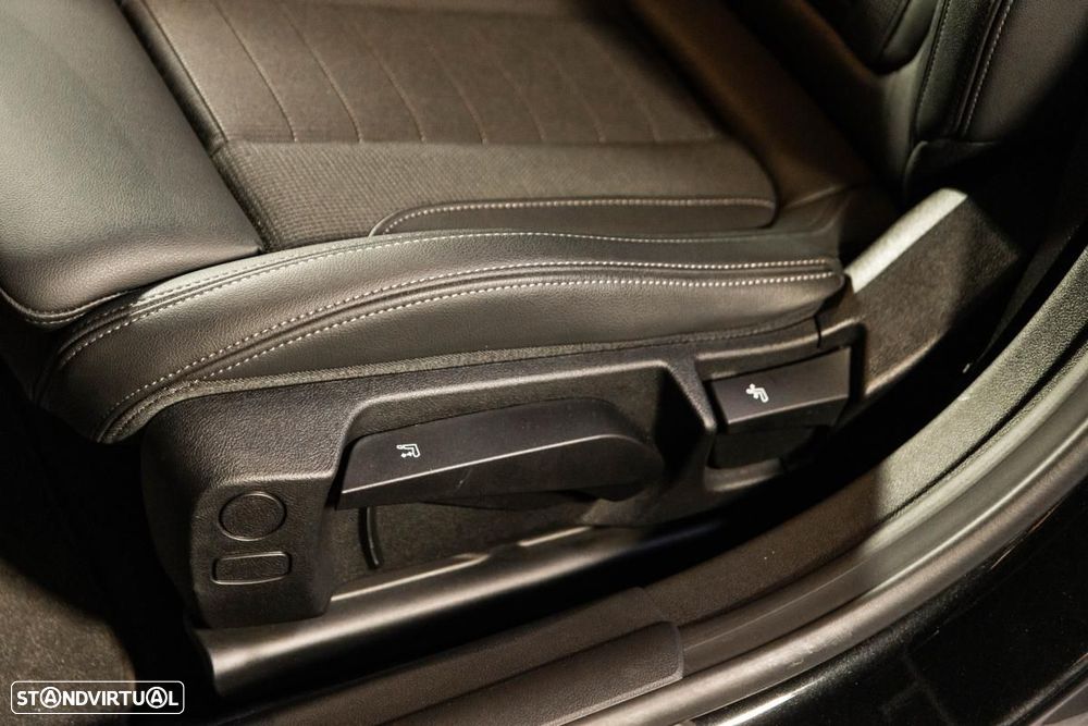 BMW i4 eDrive40 - 44