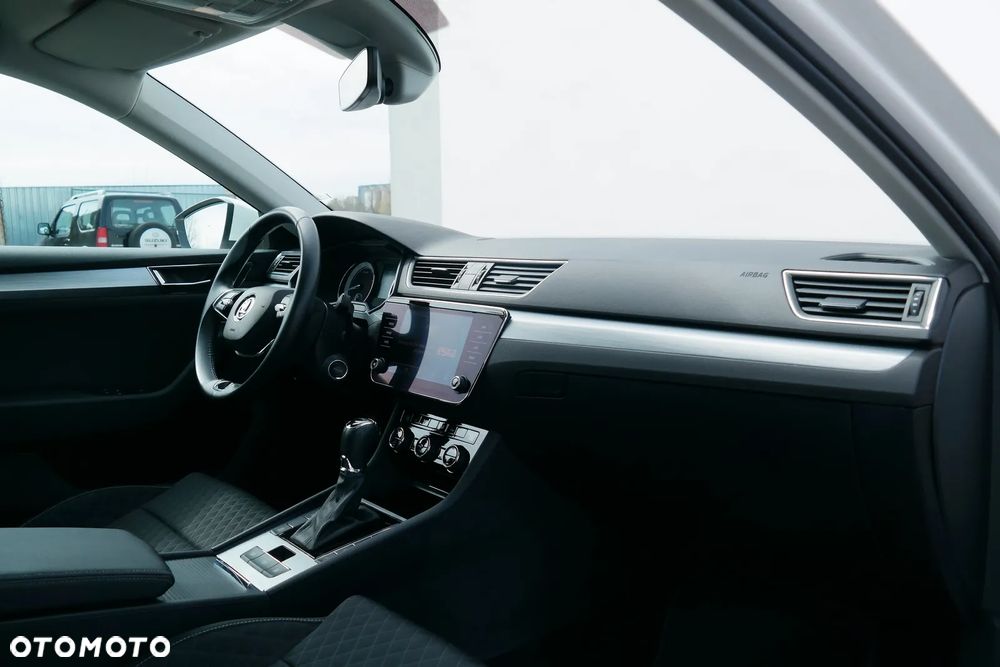 Skoda Superb 2.0 TSI Ambition DSG - 9