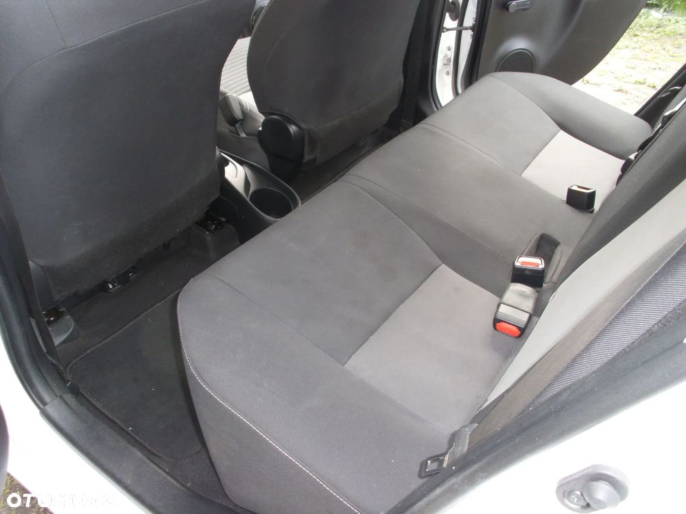 Toyota Yaris 1.5 Premium - 22