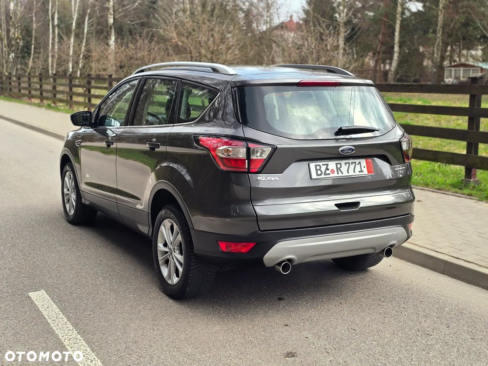 Ford Kuga 1.5 EcoBoost 2x4 Titanium - 16