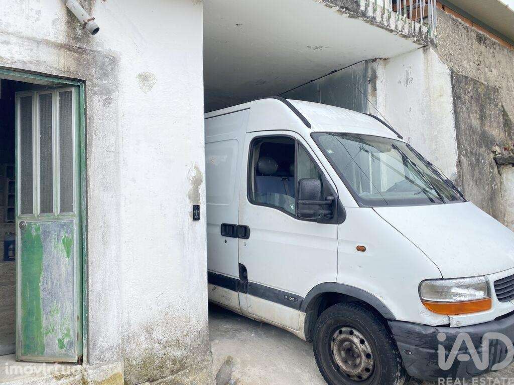 Armazém em Oliveira do Douro de 676,00 m2 - Grande imagem: 3/22