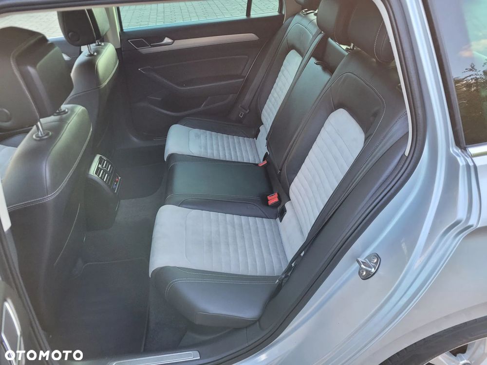 Volkswagen Passat - 20