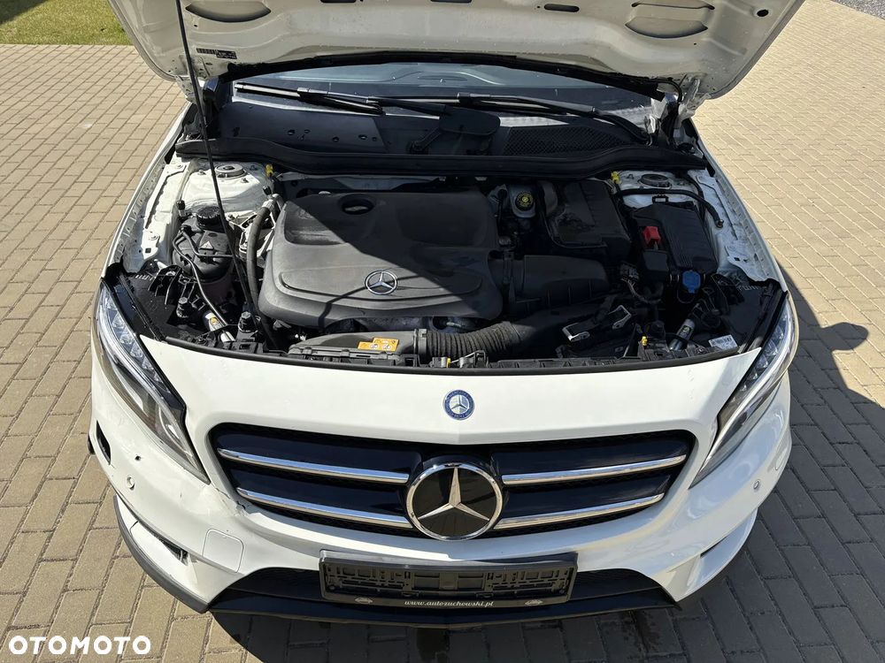 Mercedes-Benz GLA 200 7G-DCT AMG Line - 13