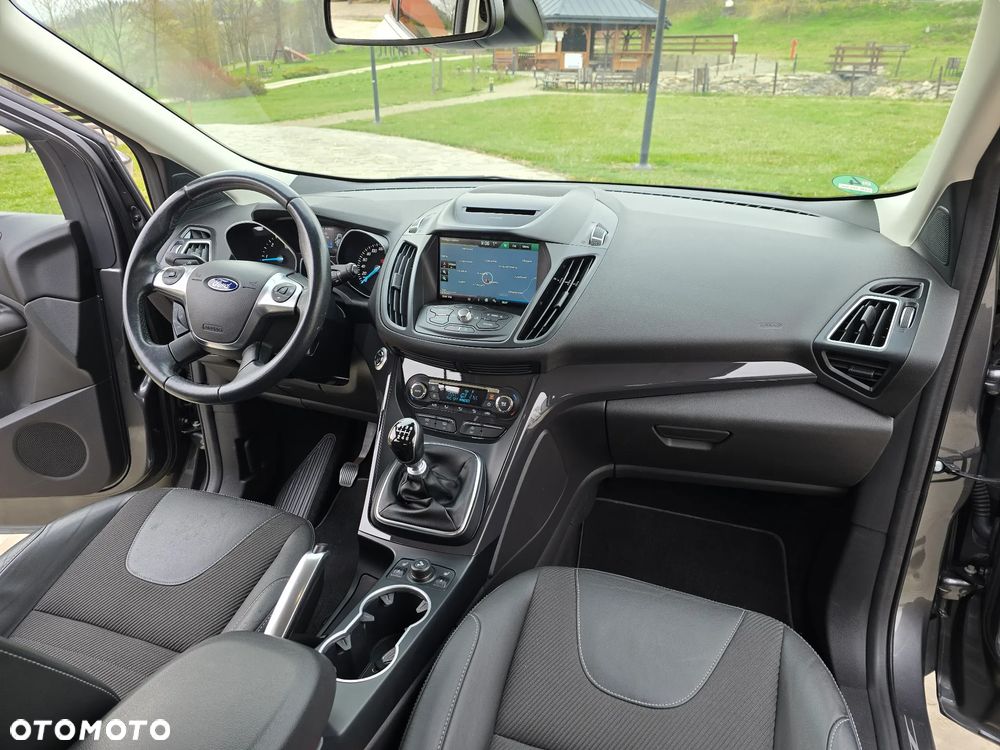 Ford Kuga 2.0 TDCi 2x4 Titanium - 18