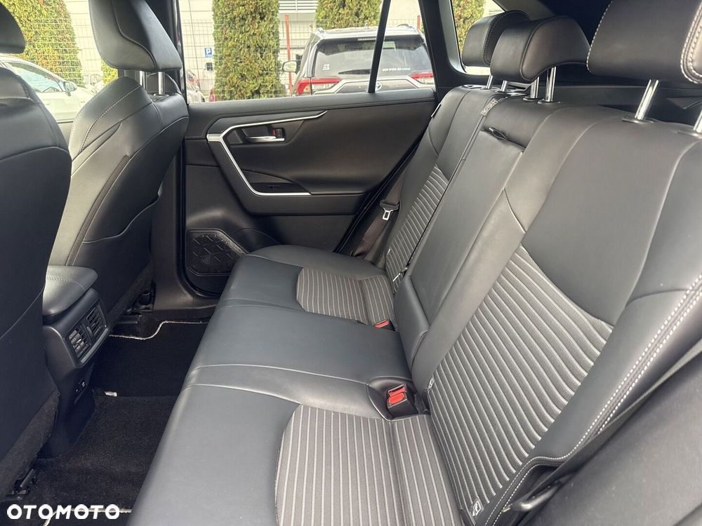 Toyota RAV4 2.5 Hybrid Black Edition by JBL 4x4 - 19