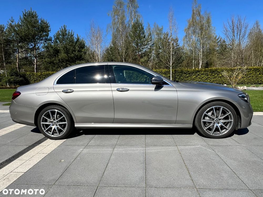 Mercedes-Benz Klasa E 220 d 4Matic 9G-TRONIC AMG Line - 4