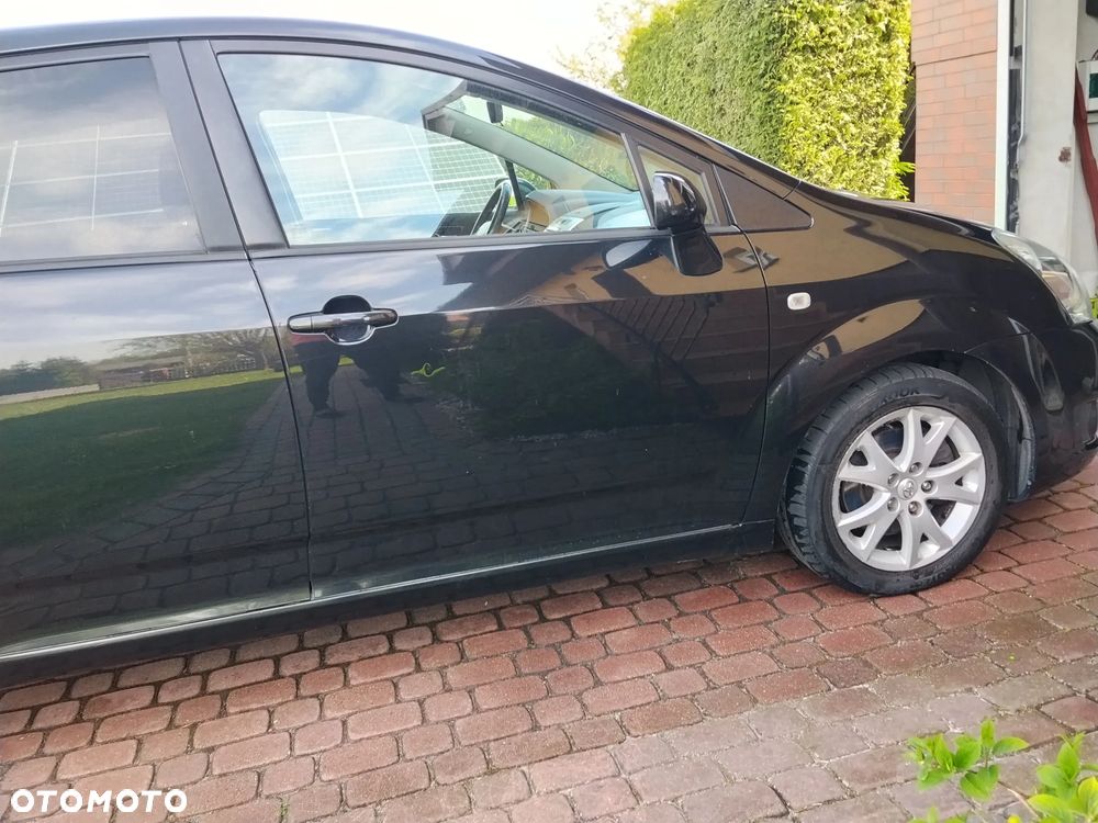 Toyota Corolla Verso 2.2 D-4D Premium - 10