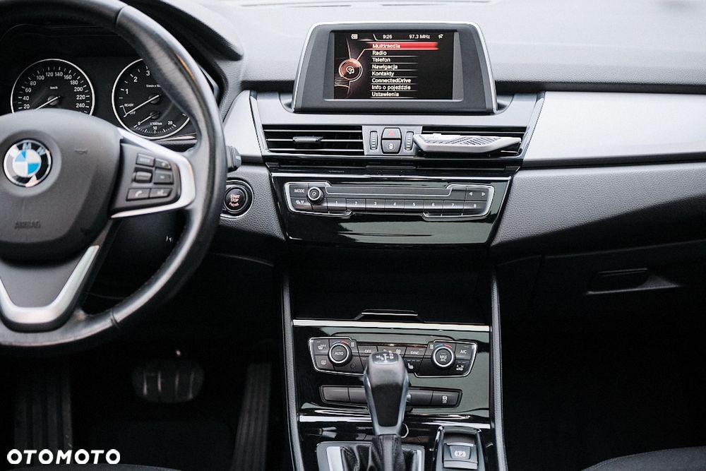 BMW Seria 2 218i - 10