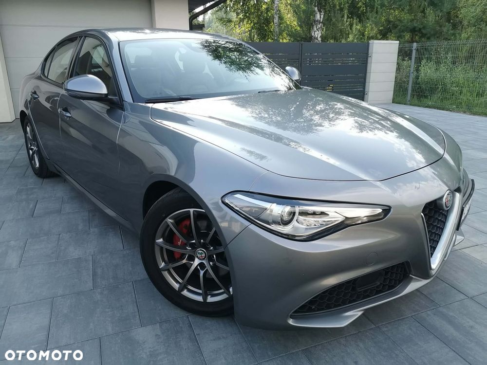 Alfa Romeo Giulia 2.2 AT8 Executive - 12