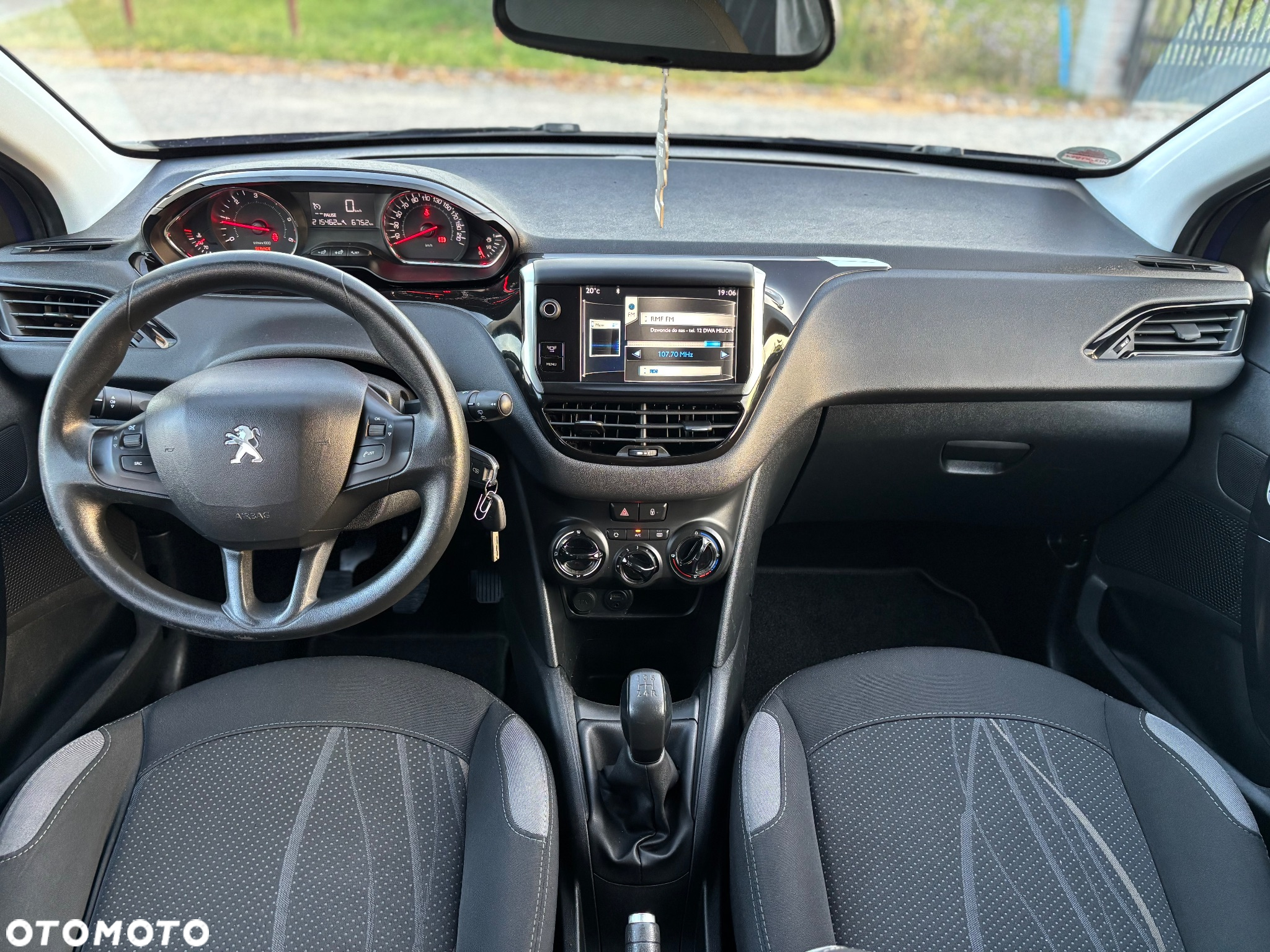 Peugeot 208 - 13