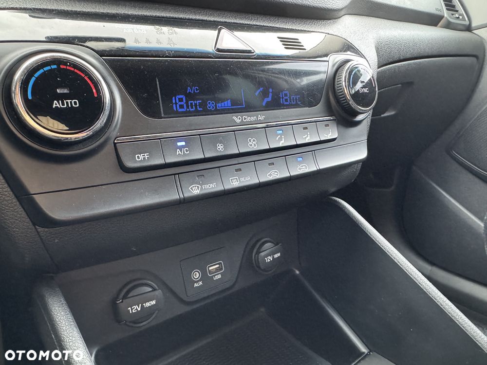 Hyundai Tucson blue 1.7 CRDi 2WD Style - 23
