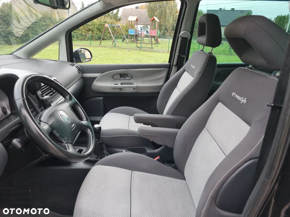 Volkswagen Sharan 2.0 TDI DPF Freestyle - 16