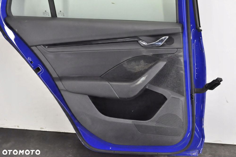 SKODA OCTAVIA IV KOMBI  DRZWI LEWY TYŁ  LEWE TYLNE LF5W - 12