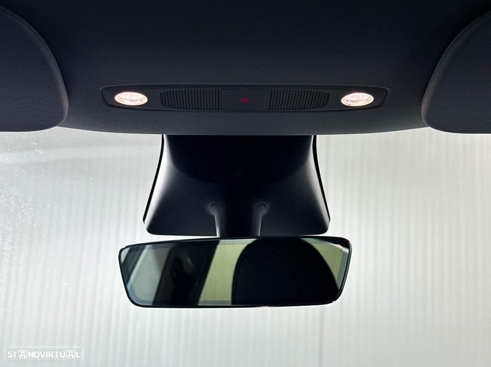 Tesla Model Y Long Range RWD - 25