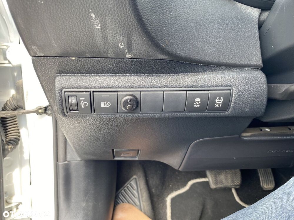 Toyota Corolla 1.8 Hybrid Comfort - 24