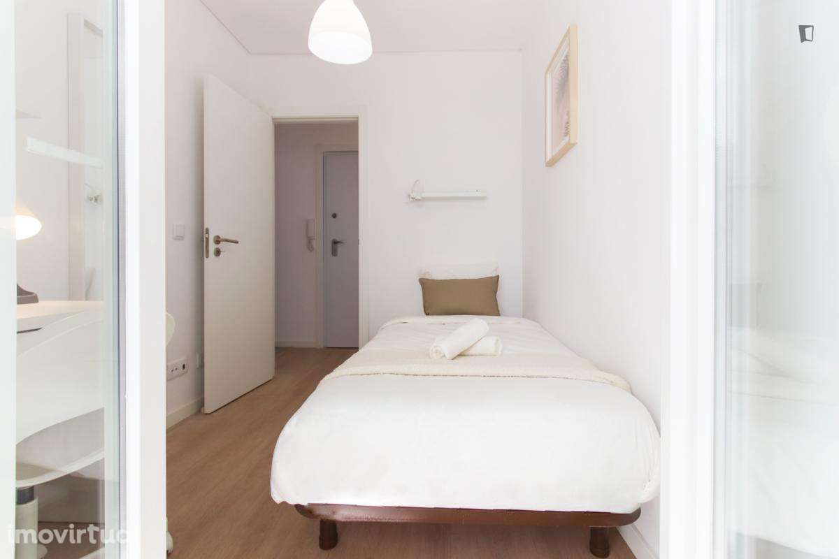 Quarto - localizado em Alameda Lisbon - Grande imagem: 2/11