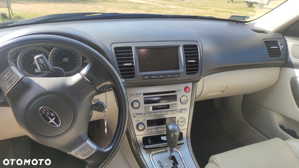 Subaru Outback 3.0R Automatik - 4