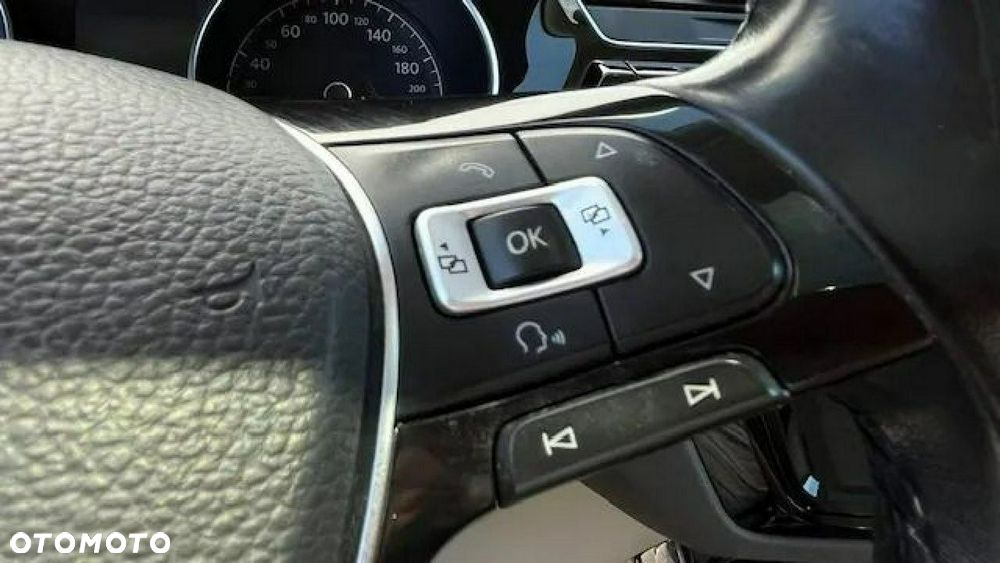 Volkswagen Touran 1.8 TSI BMT Highline DSG - 25