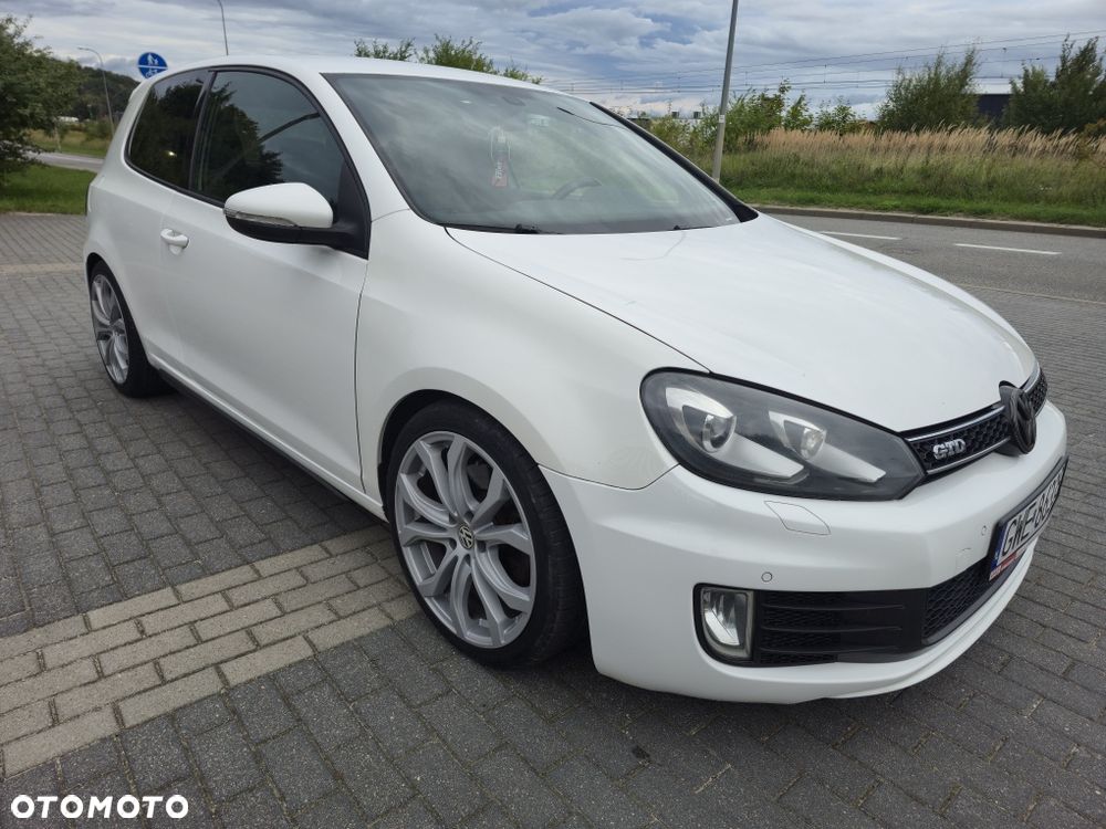 Volkswagen Golf - 2