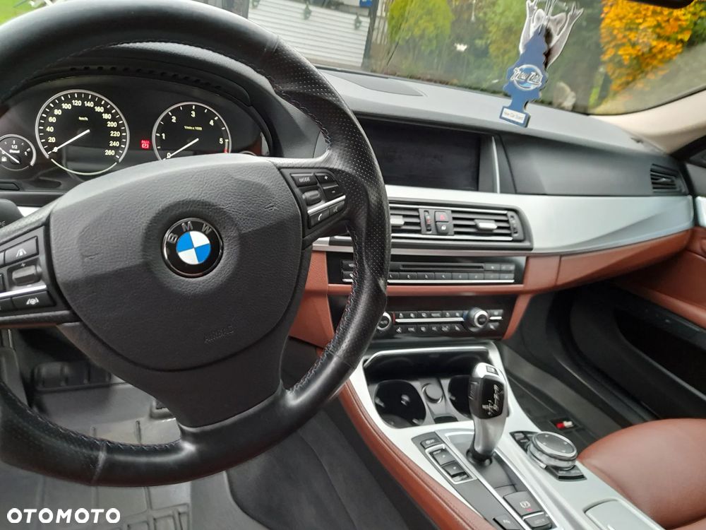 BMW Seria 5 530d Luxury Line - 24
