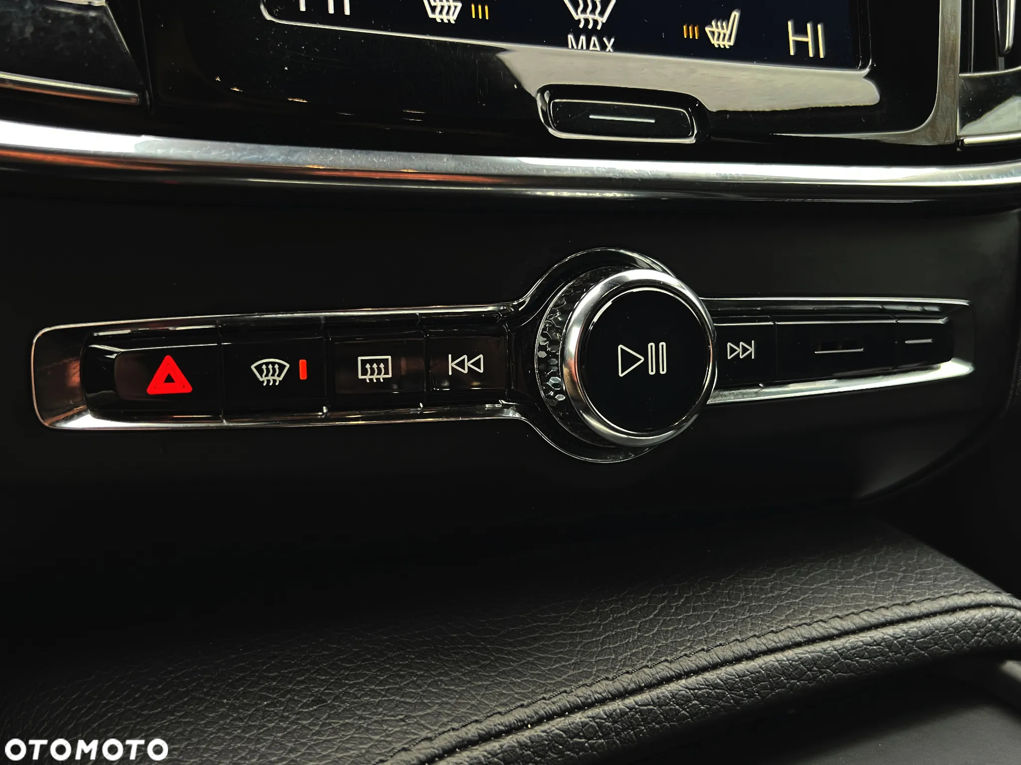 Volvo V90 D4 Momentum Pro - 32