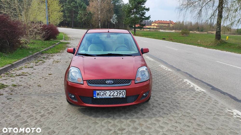 Ford Fiesta 1.6 TDCi Ghia - 21