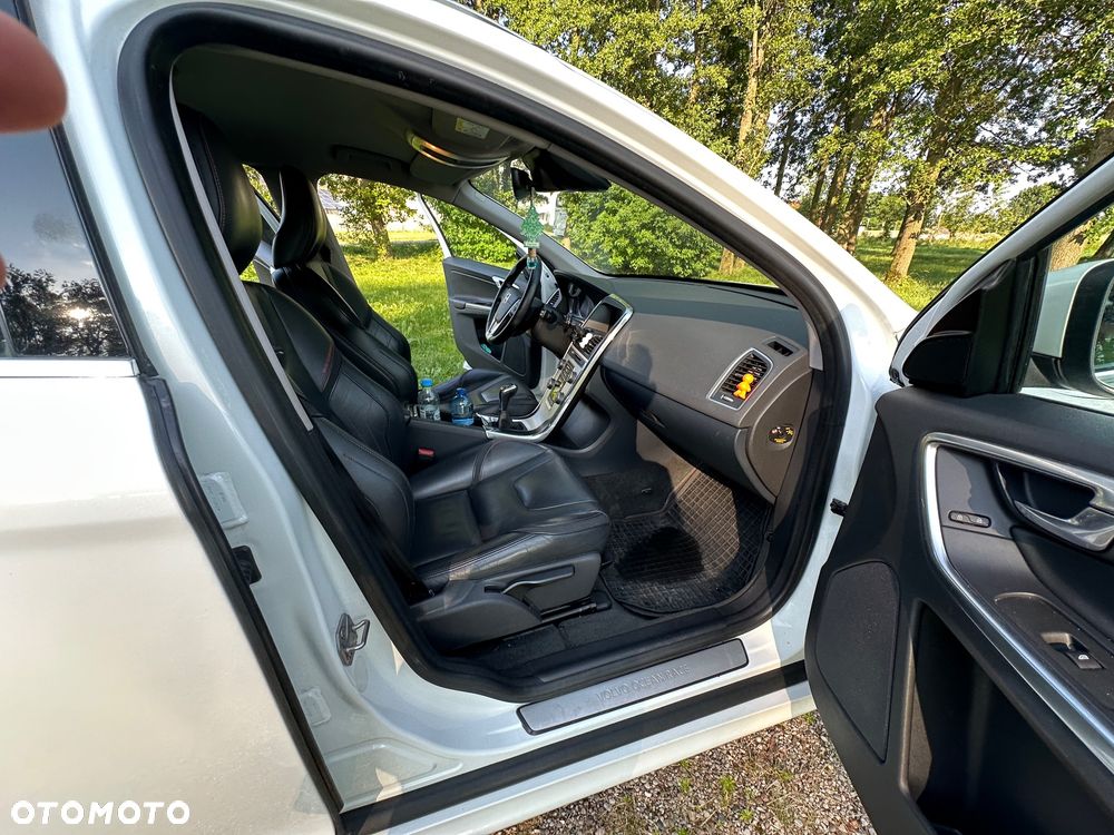 Volvo XC 60 D3 Drive-E Ocean Race - 5