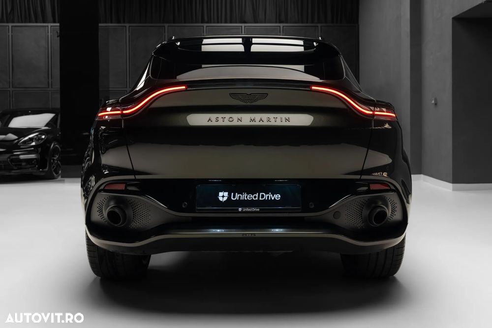 Aston Martin DBX - 39