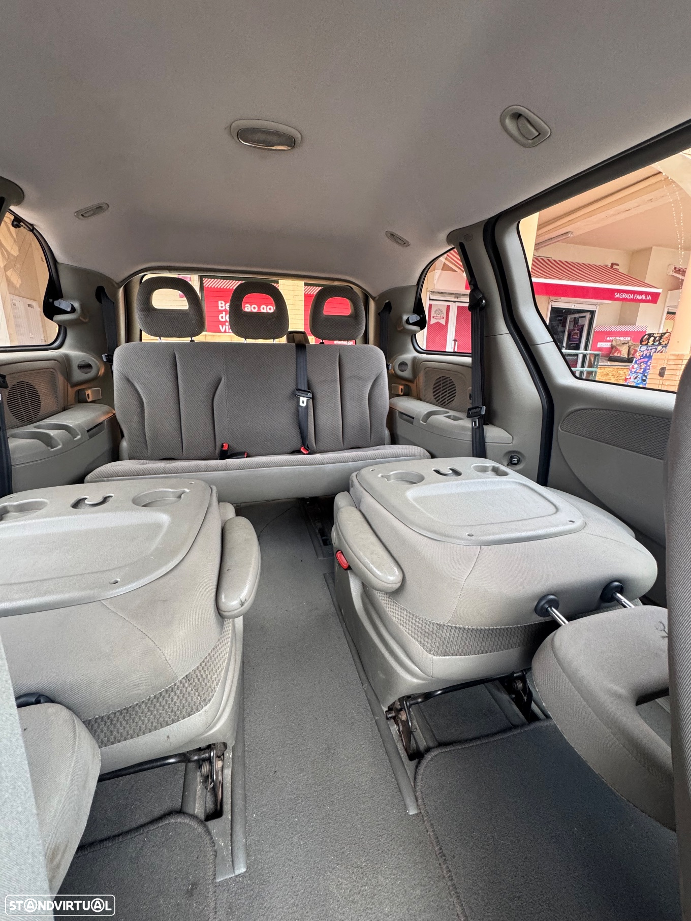 Chrysler Voyager 2.5 CRD SE - 9