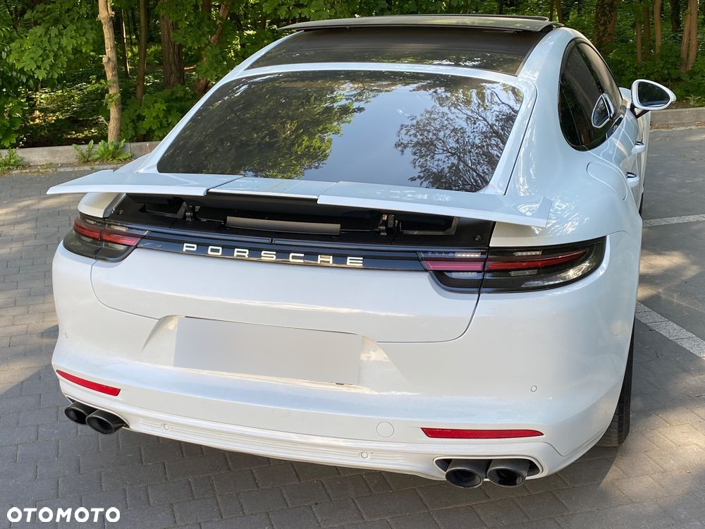 Porsche Panamera - 26