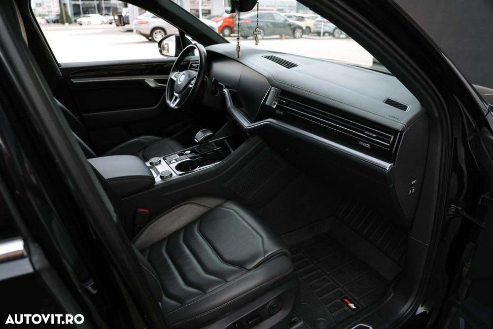 Volkswagen Touareg - 25