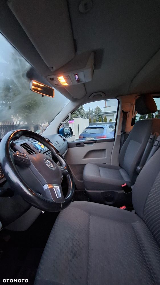 Volkswagen Caravelle - 12