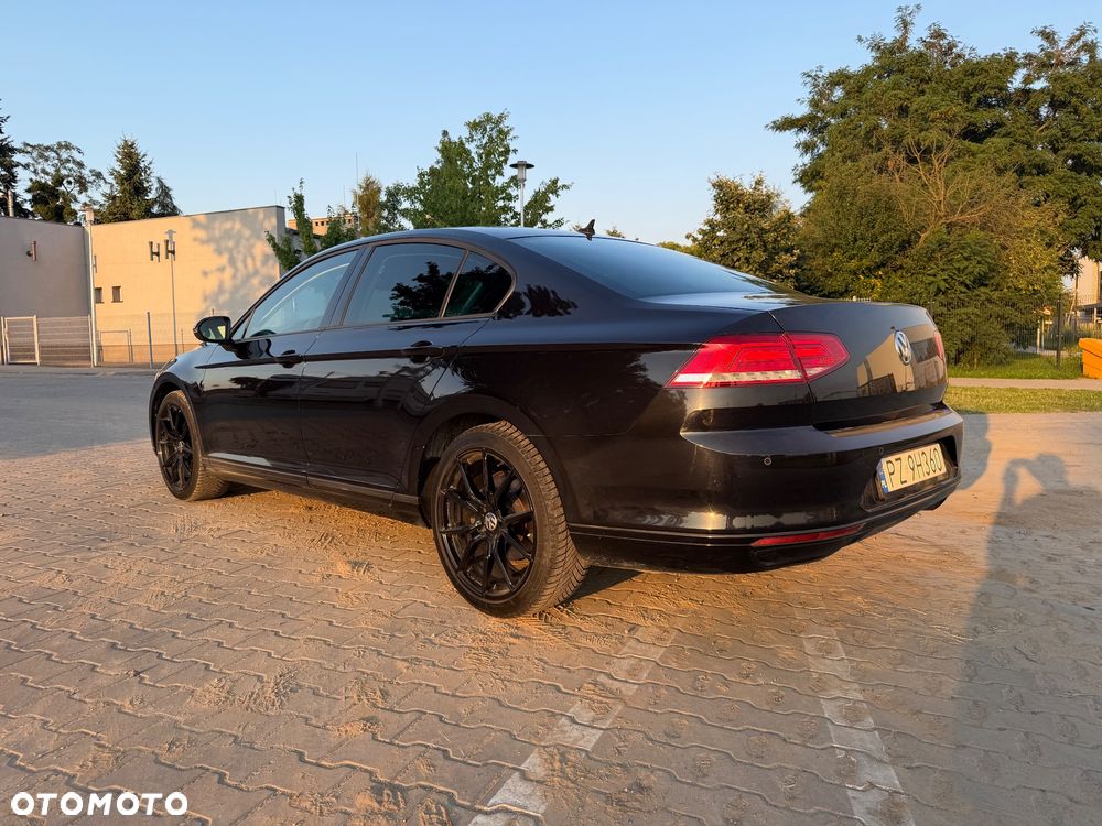 Volkswagen Passat - 4