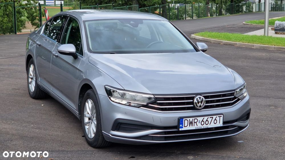 Volkswagen Passat 1.5 TSI EVO Business DSG - 1