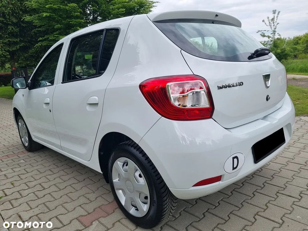 Dacia Sandero 1.2 16V 75 Laureate - 11